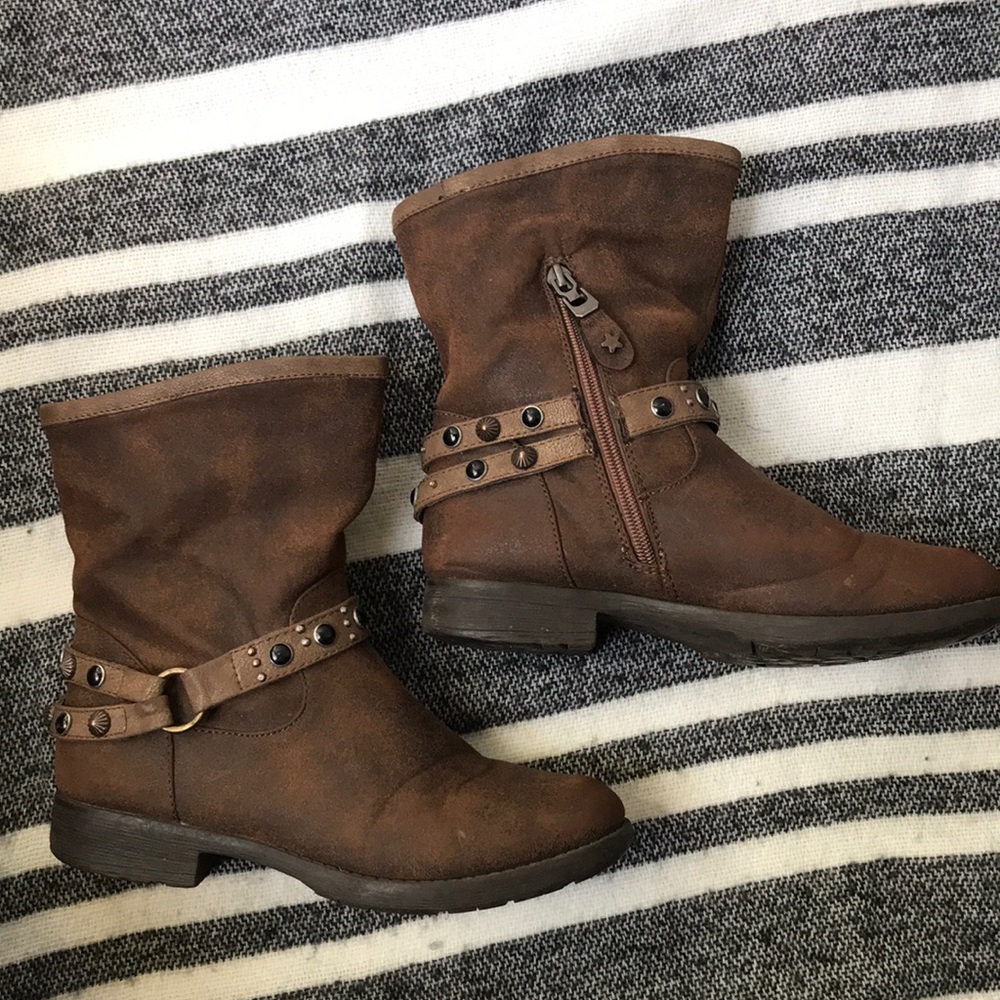 Brown Boots size 4